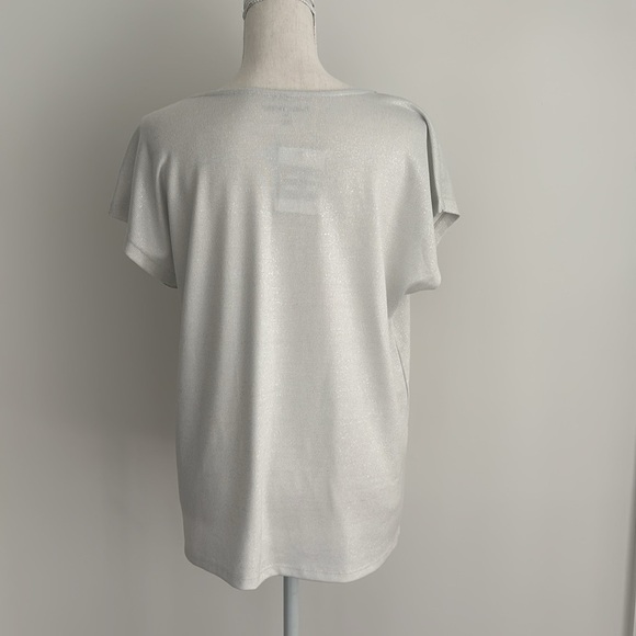 NWT Colorful Parrot Graphic T-Shirt - Picture 4 of 8